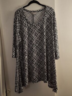 Woman Within Women's Black & White Crosshatch Scoop Neck Tunic